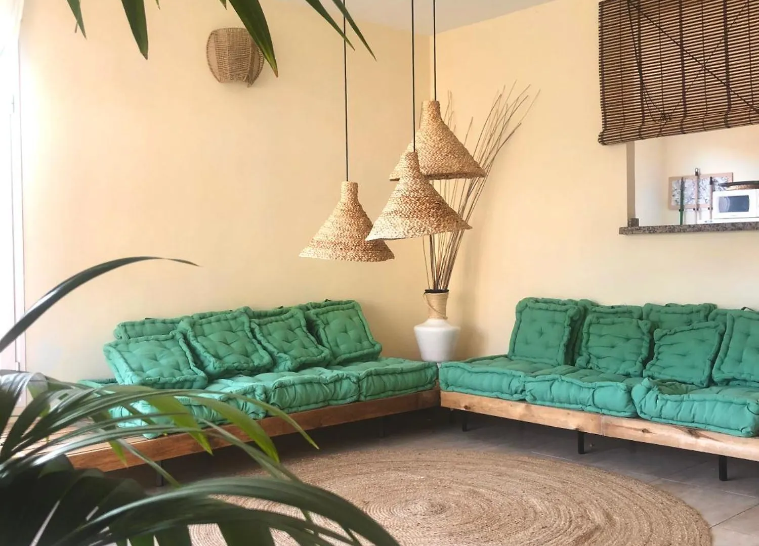 La Casita contacts